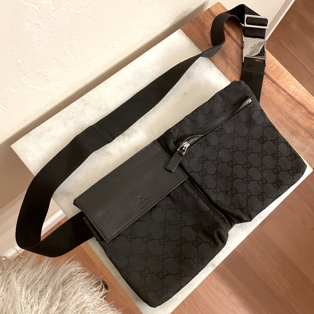 Vintage GUCCI GG Supreme Canvas & Leather Waist Bum Bag Black